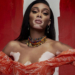 Winnie Harlow estrela Color Feelings, coleção de verão da Colcci