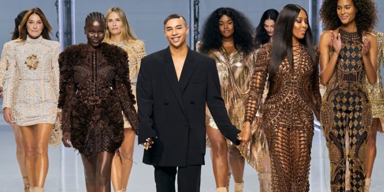 Balmain: Olivier Rousteing celebra 10 anos da marca com coleção e desfile épico