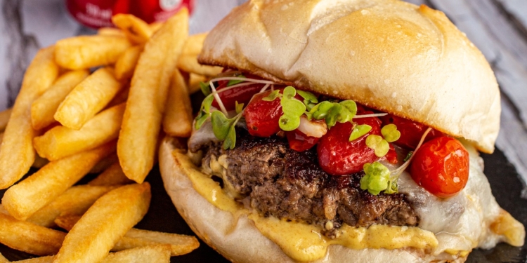 Novidade: Bacon Sanduíches Originais começa a operar em Brasília