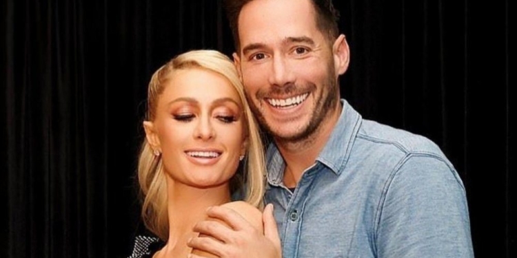 Paris Hilton se casa com o empresário Carter Reum, com festa de três dias