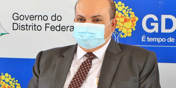 Ômicron: governador Ibaneis Rocha cancela festas públicas de Réveillon na capital