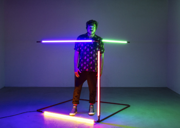 Natal: Casapark inaugura instalação de arte com sete metros de altura do artista visual Alê Jordão