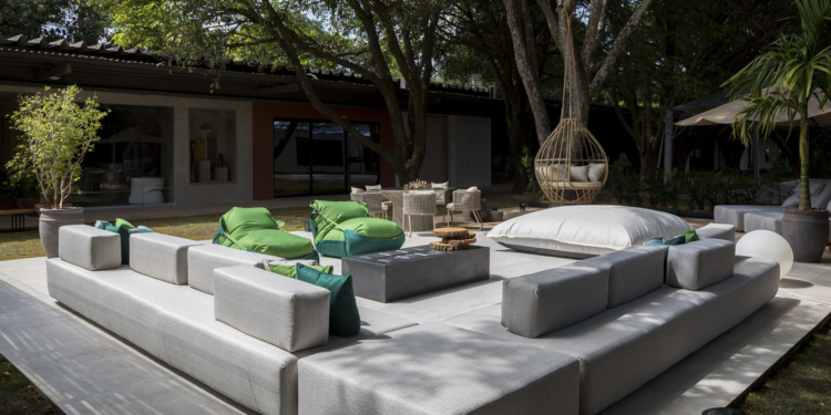 Fireplace: Alessandra Moussa inspira novo jeito de viver e receber na CASACOR Brasília