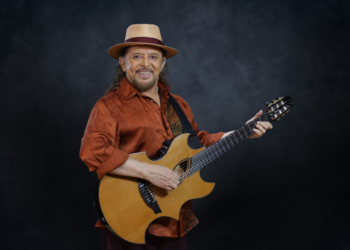 Geraldo Azevedo faz show em Brasília, no clube AABB