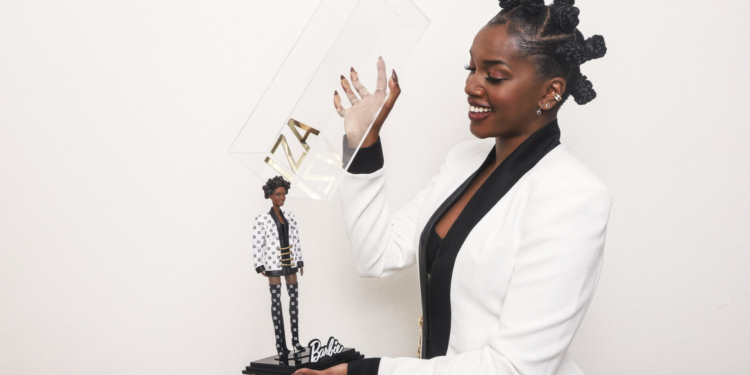 Cantora IZA se torna uma Barbie na linha de bonecas Mulheres Inspiradoras