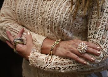 Designer de joias, Vânia Ladeira, lança nova coleção ‘Flores do Cerrado’