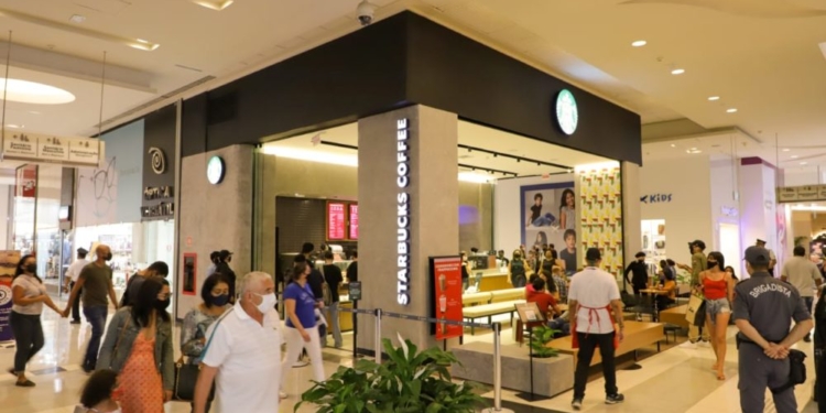 Conjunto Nacional recebe a quinta unidade da Starbucks em Brasília