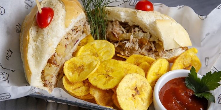 Pinella comemora dez anos com promoções