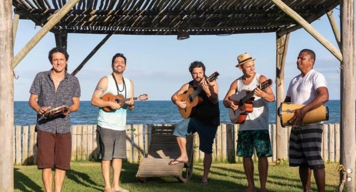 Diretamente de Porto Seguro (BA), grupo Caraivana se apresenta neste sábado na Casa Maaya