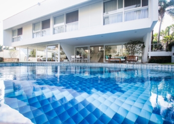 O melhor Hotel Boutique do Guarujá abre as portas para exposição de arte inédita