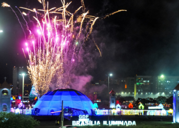 Brasília está totalmente iluminada para o Natal e permanece até janeiro