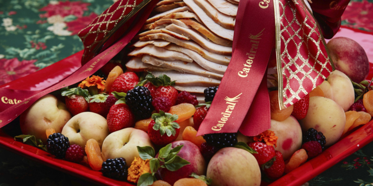 Catedral Empório e Padaria oferece ceias completas e cestas natalinas para as festividades de fim de ano