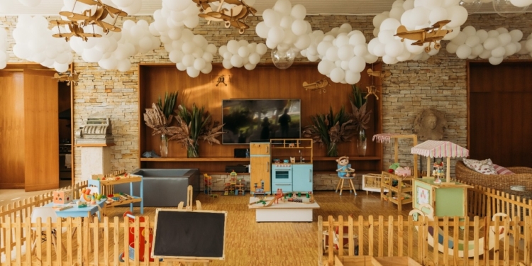 No Pontão: Aloha Festas estreia no Natal FUNNtástico com brinquedoteca “Faz de Conta”