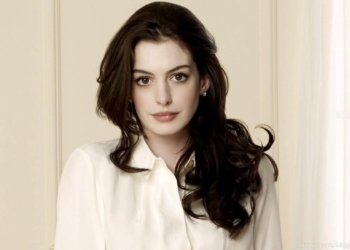 À venda: Anne Hathaway abre as portas do apartamento em Nova York com decoração minimalista