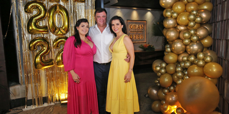 Cheers: Gran Bier celebra Réveillon 2022 ao som de Adriana Samartini e DJ Bola em noite de festa