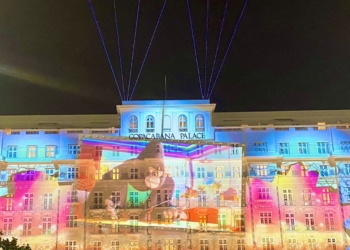 Sing 2 ilumina o Hotel Copacabana Palace no Rio de Janeiro