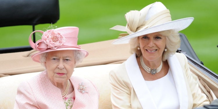 Rainha consorte: Elizabeth II completa 70 anos de reinado e faz pedido especial a Camilla Parker