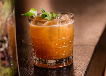 Piselli Brasília abre alas para o carnaval e lança carta de drinques com pratos harmonizados