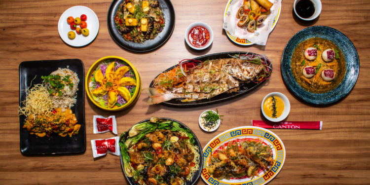 Cantón celebra chegada do Ano Novo Chinês com combo para compartilhar