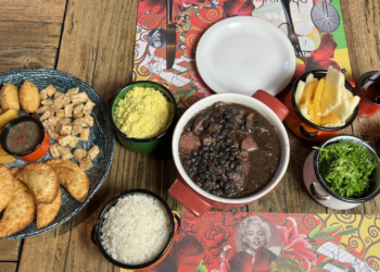 Feijucaduca: a feijoada do Dudu Bar retorna aos sábados