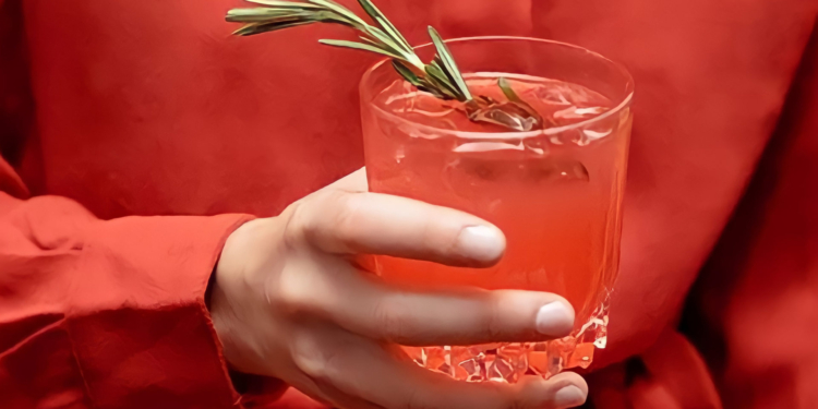 Hotel Unique lança coleção de bebidas assinada por bartenders renomados de São Paulo