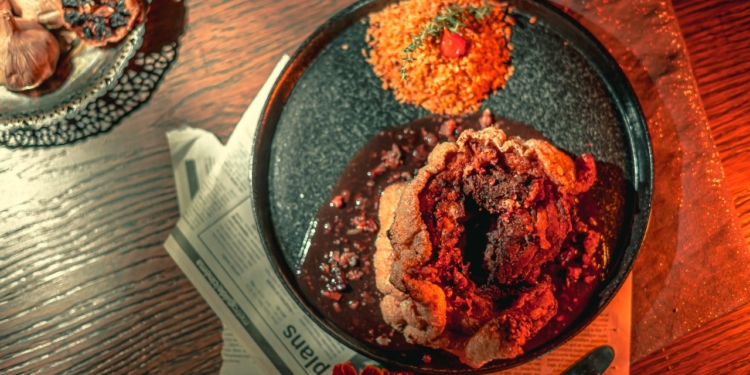 Chef Marcello Lopes, do Blend Boucherie, lança a tradicional pancetta