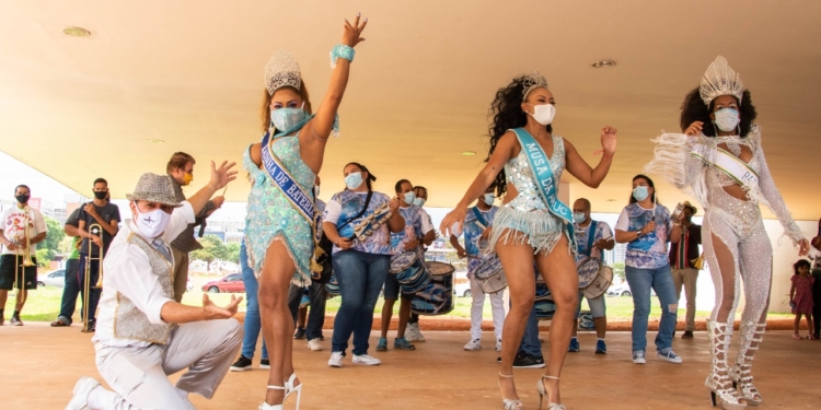 Vai ter carnaval sim! Liga carnavalesca comanda folia no Distrito Federal através de lives