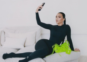 Kim Kardashian estrela nova campanha da Balenciaga
