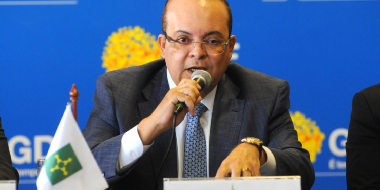 Decreto assinado por Ibaneis Rocha desobriga uso de máscaras em locais fechados no DF