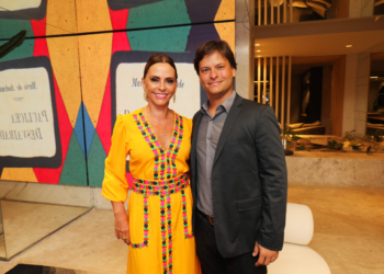 Denise e Felipe Zuba recebem seletos convidados para inauguração da Mostra Artefacto 2022