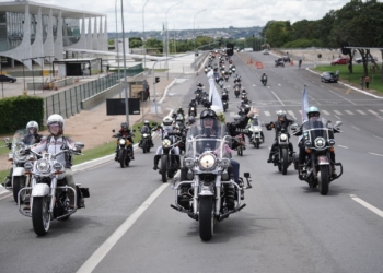 Brasília ganha a Rota Sobre Rodas em evento com mais de 600 motociclistas