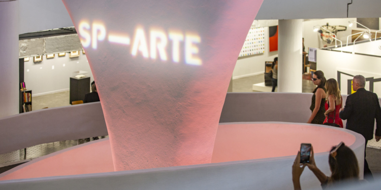 Sucesso de público e vendas: SP–Arte recebe 25 mil pessoas no Pavilhão da Bienal