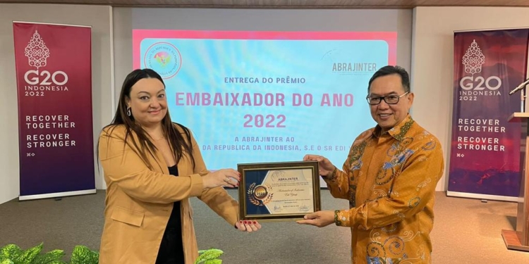 Embaixada da Indonésia recebe membros da ABRAJINTER e convidados para jantar solene