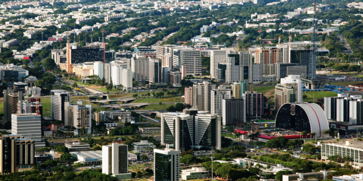 Confira o que abre e o que fecha no feriadão da Semana Santa