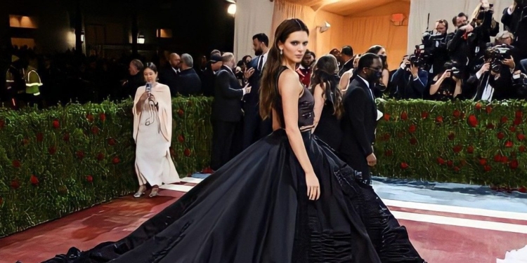 Confira as fotos do tapete vermelho do Met Gala 2022!