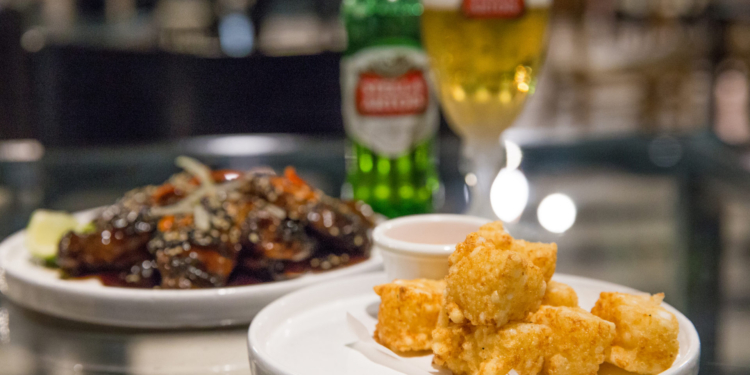 Chame os amigos e venha curtir um happy hour incrível no Jamie Oliver Kitchen Brasília