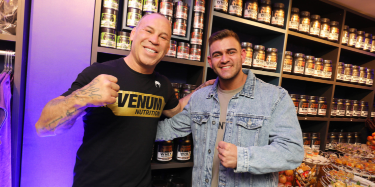 Noite de festa: Moov Sport Nutrition abre as portas na Asa Sul com a presença de Wanderlei Silva