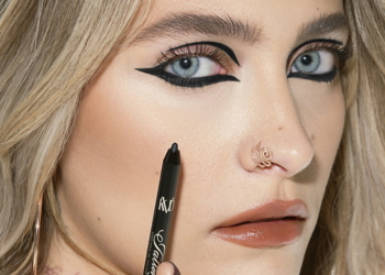 Paris Jackson é nomeada como rosto da KVD Beauty