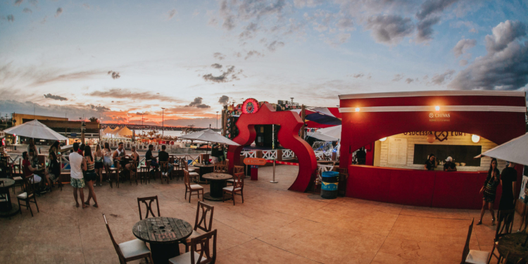 Aloha Hawaii: Festival Na Praia trará mais de 50 shows para Brasília. Saiba quais artistas participarão!