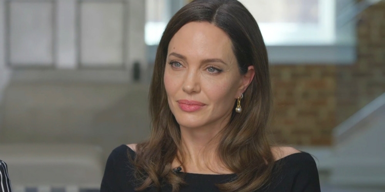 Angelina Jolie irá dirigir o filme “Without Blood” baseado em best-seller de Alessandro Baricco