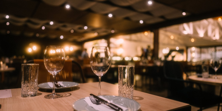 Almería promove jantar especial para celebrar o Dia dos Namorados