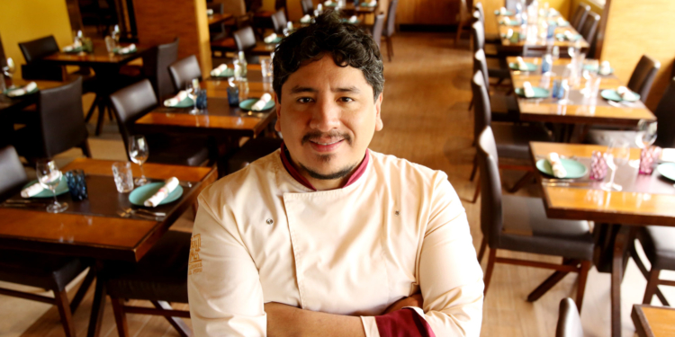 Chef Marco Espinoza é atração no Taste Festival neste domingo. Não perca!