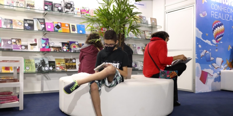 A Feira do Livro de Brasília 2022 acontece até 26 de junho, no Complexo Cultural da República