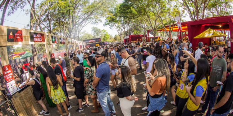 Brasas: maior festival de churrasco de Brasília reúne 13 mil pessoas em dois dias de evento