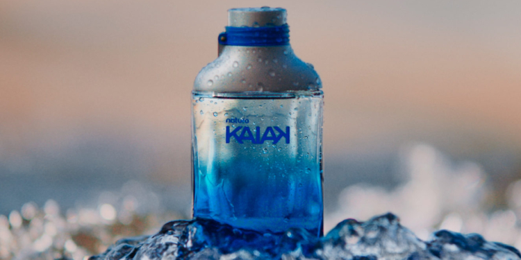 Natura relança Kaiak em novas embalagens com 50% de plástico reciclado