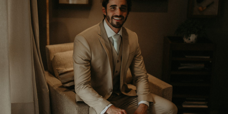 Estilista Ricardo Almeida prepara dicas para os noivos usarem seus trajes em diferentes ocasiões