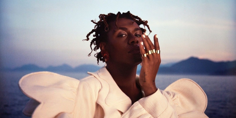 “Indigo Borboleta Anil”: Liniker fará show de seu primeiro álbum solo no Centro de Convenções Ulysses