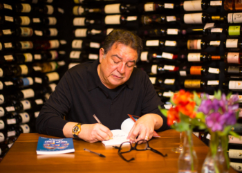 Dois livros: Luis Carlos Alcoforado lança obras literárias inspiradas no caos pandêmico