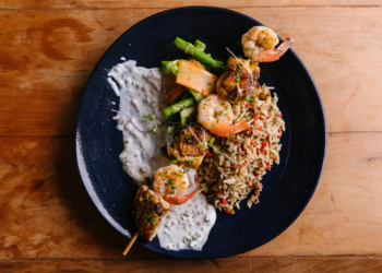 Restaurante Greta une gastronomia grega, mediterrânea e contemporânea. Saiba mais!