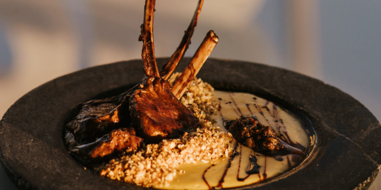 Torre de TV: gastrobar Mezanino apresenta novo cardápio